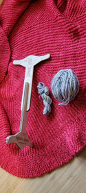 Niddy Noddy Yarn Traveler & Haberdashery