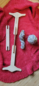 Niddy Noddy Yarn Traveler & Haberdashery
