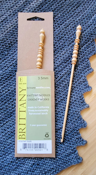 Brittany Birch Crochet Hook US E (3.50 mm) Yarn Traveler & Haberdashery