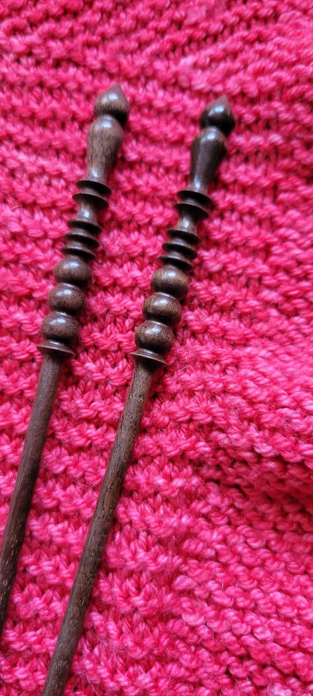Brittany Victorian Walnut Straight US 7 (4.5 mm) 10 Inch Yarn Traveler & Haberdashery