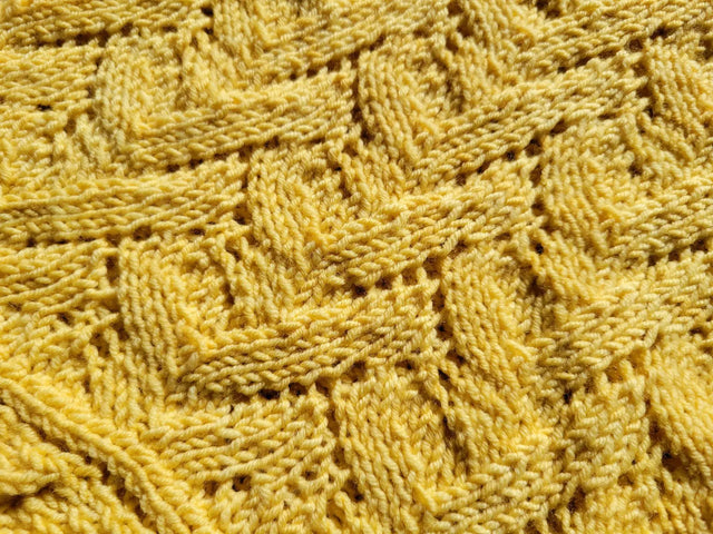 Knitwear: Lace Neck Warmer Yarn Traveler & Haberdashery