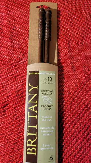 Brittany Victorian Walnut Straight US 13 (9 mm) 10 inch Yarn Traveler & Haberdashery