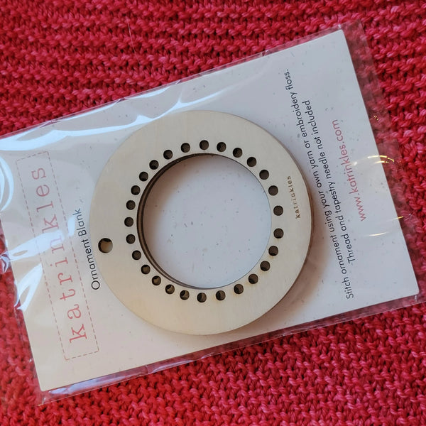 Loom Ornaments Large Yarn Traveler & Haberdashery