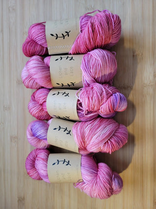 Lichen and Lace 80/20 Sock Yarn Traveler & Haberdashery