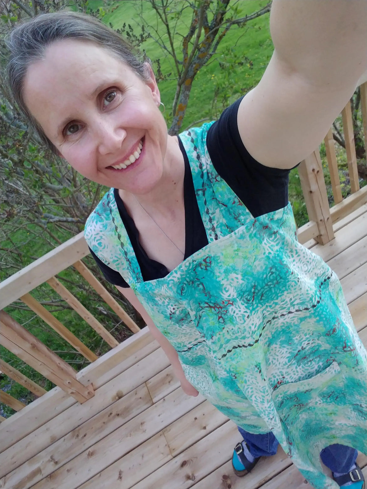 Utility Apron (100% Cotton) Yarn Traveler & Haberdashery