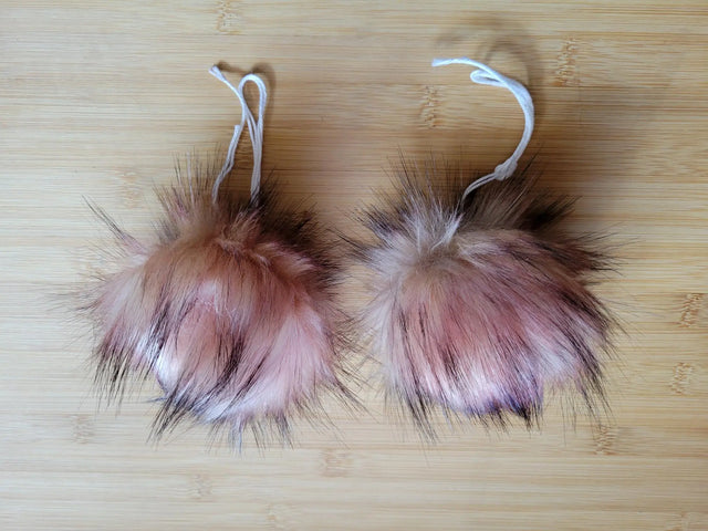 Faux Fur Pompoms Flamingo Yarn Traveler & Haberdashery
