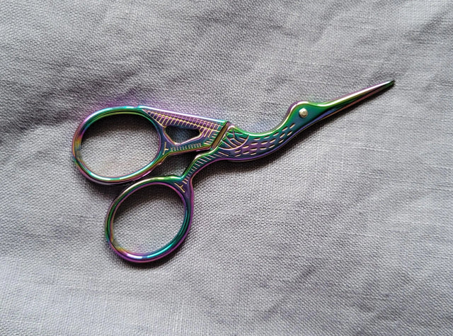 Embroidery Scissors (Small Crane) Yarn Traveler & Haberdashery