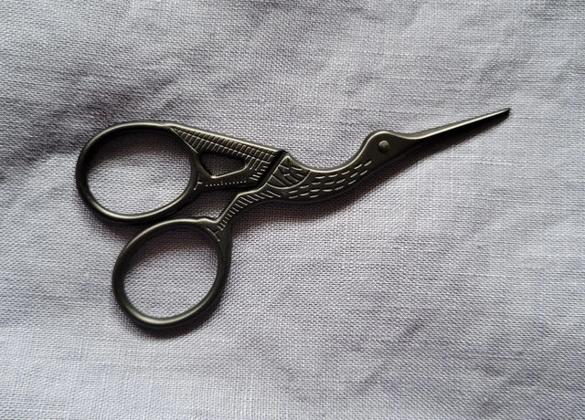Embroidery Scissors (Small Crane) Yarn Traveler & Haberdashery